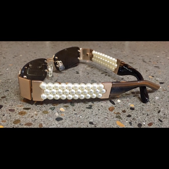 Handmade Melissa Eyewear sunglasses w/Faux… - Picture 5 of 7